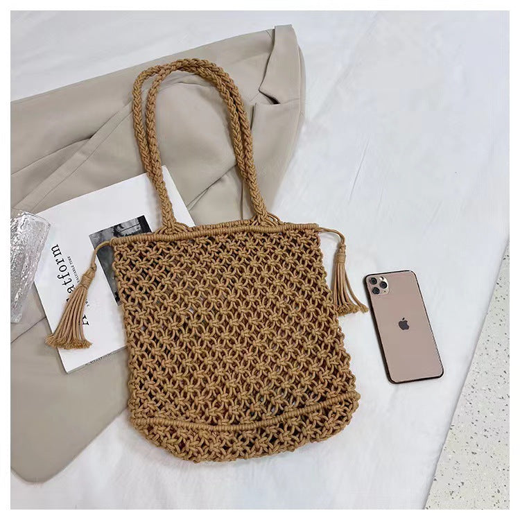 Hand-knotted beach bag with playful design Bowlift
