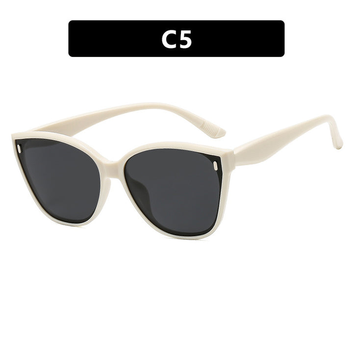 Women Cat-Eye Sunglasses with protective UV filter and stylish Frame Bowlift