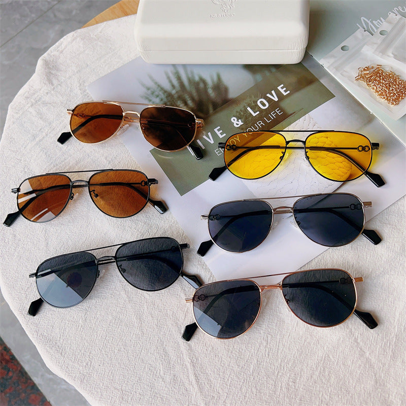 Vintage-Inspired Aviator Sunglasses Bowlift