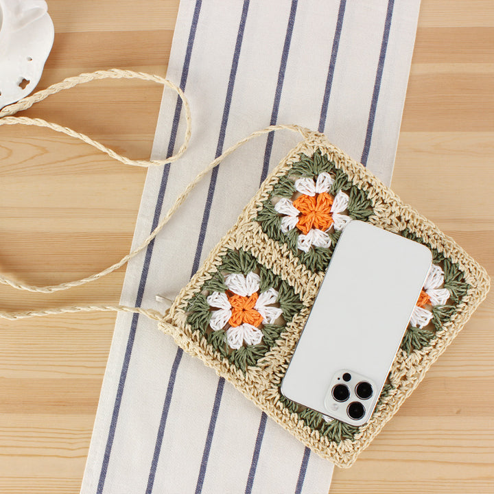 Hand-knotted shoulder bag in floral design Bowlift