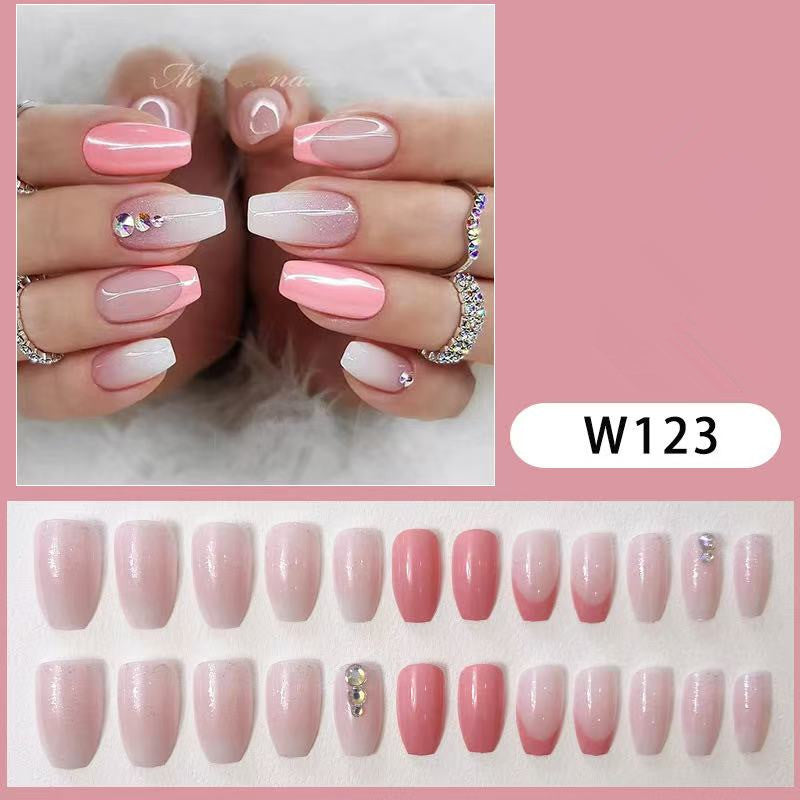 Elegant artificial nails with glitter accents and gradient Bowlift