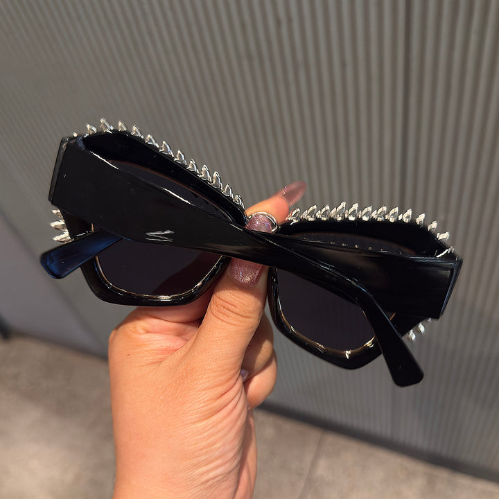 Women extravagant Cat-Eye sunglasses with sparkling crystal tips Bowlift
