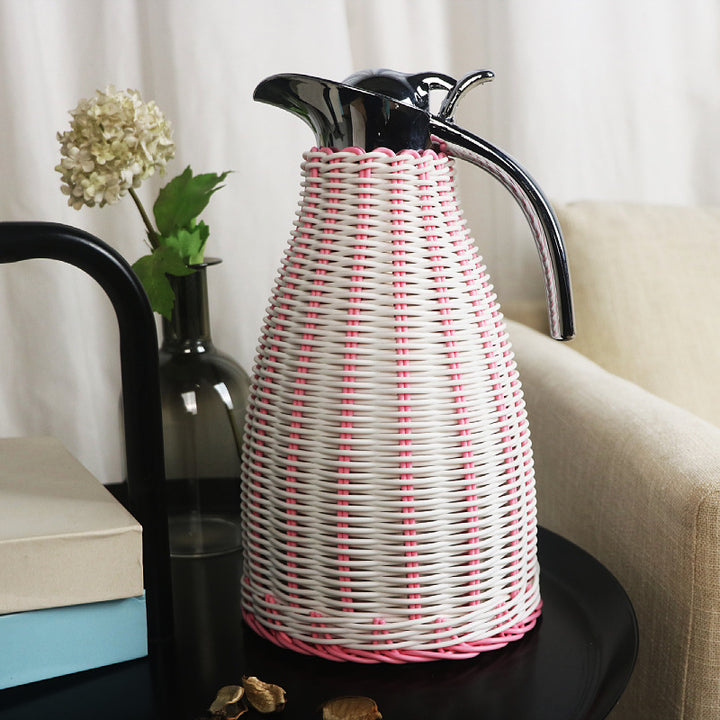 Stylish water carafe with woven design Bowlift