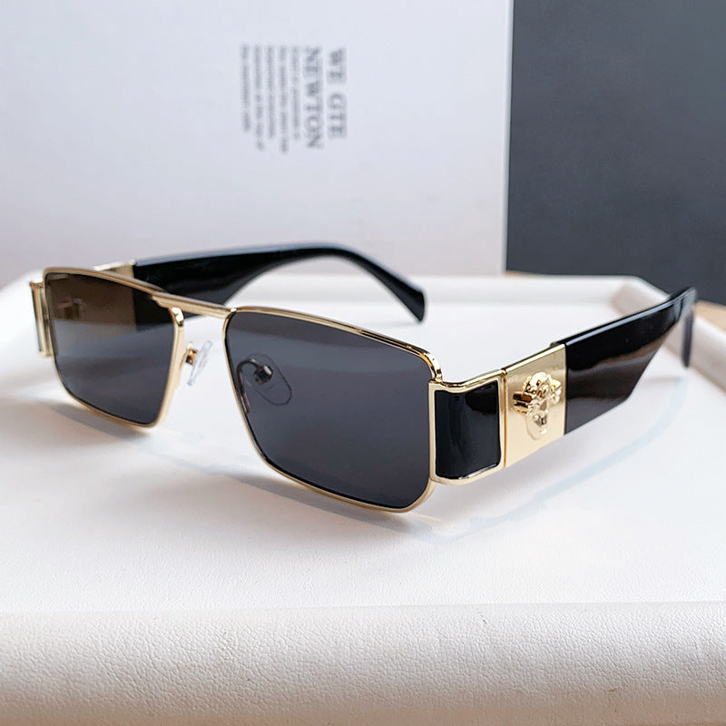 Women's designer sunglasses with luxurious frame and trendy cut Bowlift
