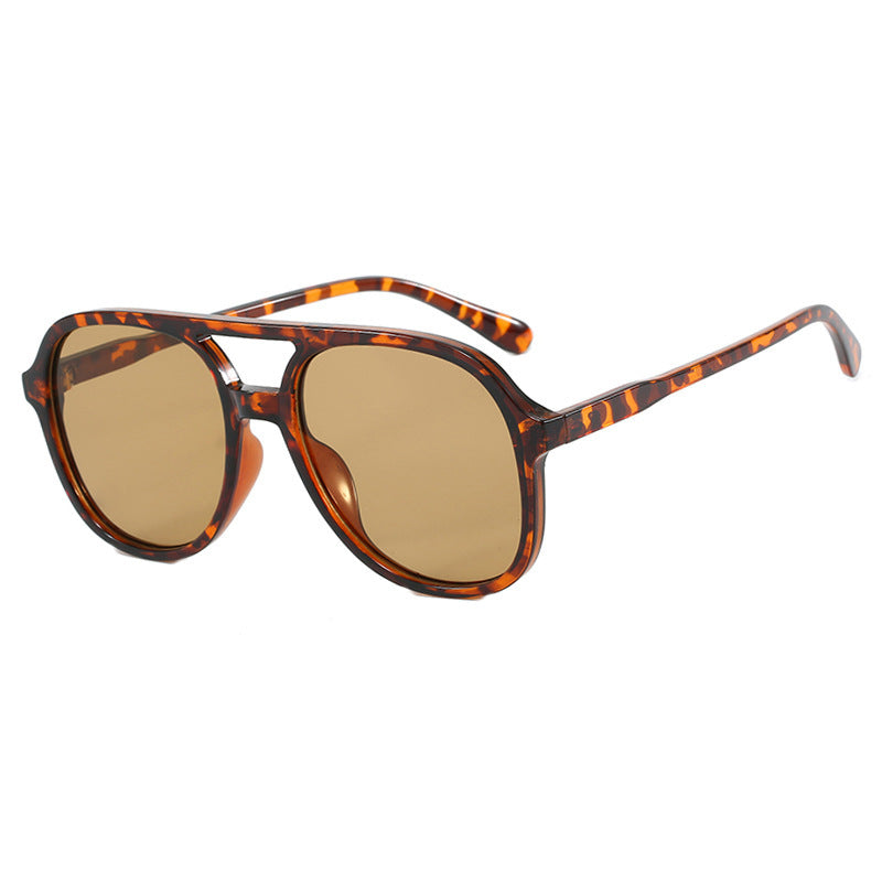 Women oversized sunglasses with innovative design Bowlift