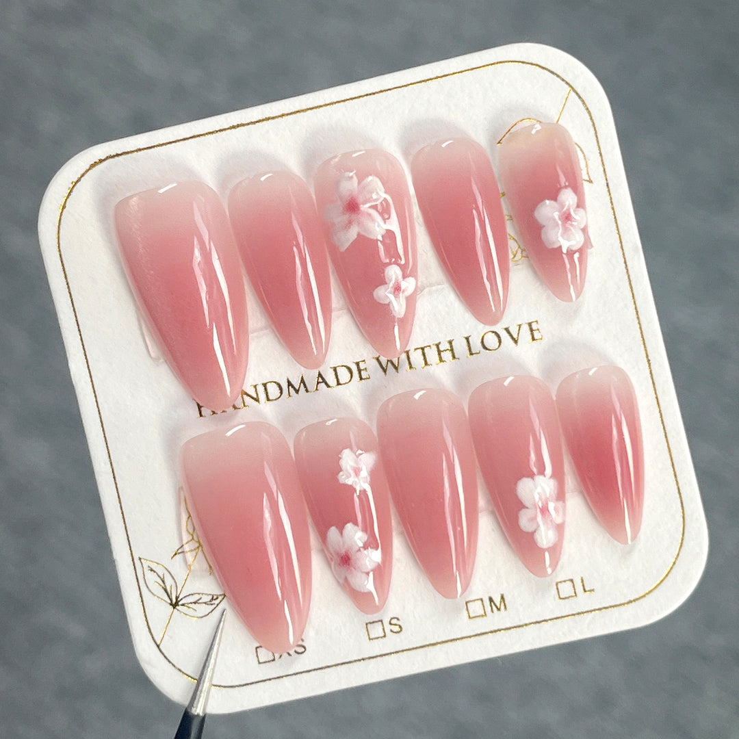 Artificial nail art with floral design Bowlift