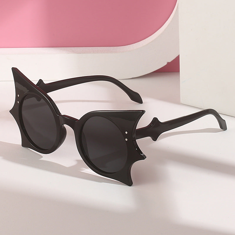 Women eye-catching fashionable designer sunglasses Bowlift