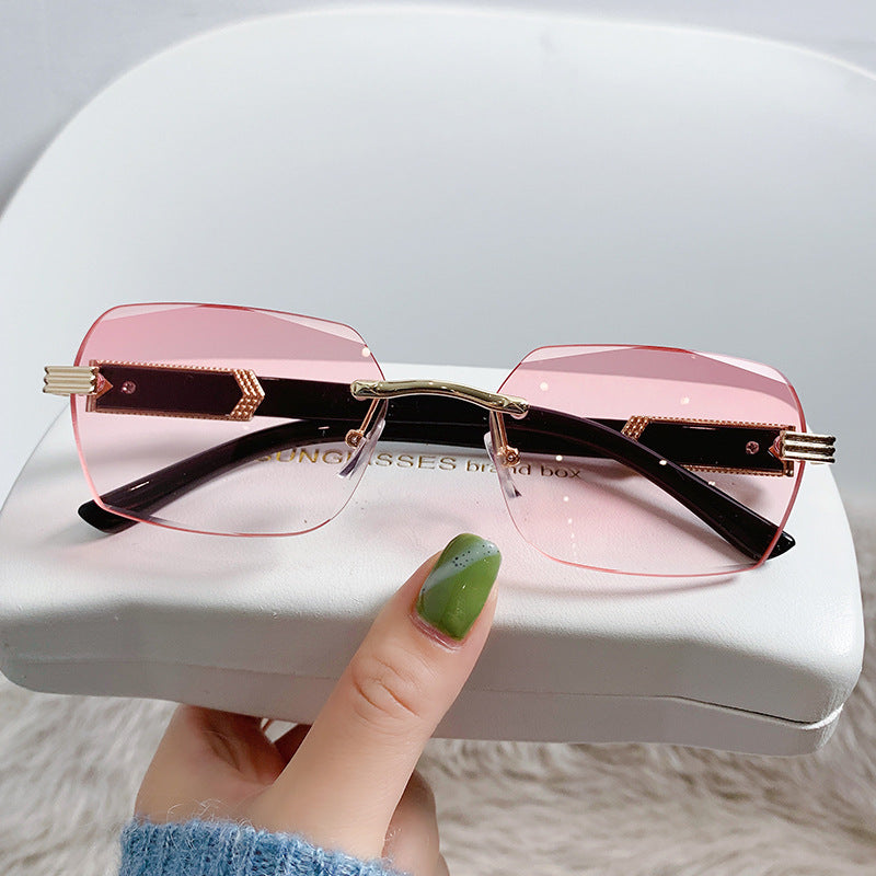 Avant-Garde Luxury Shield Sunglasses Bowlift