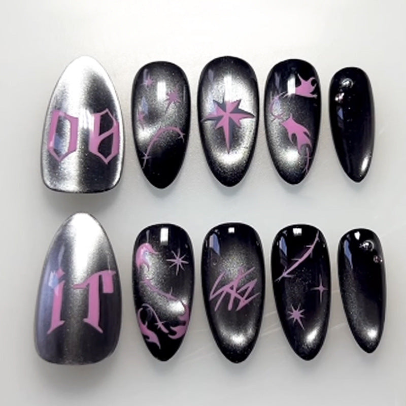 Artistic Press-On Nails Set with Chic Gothic Design Bowlift