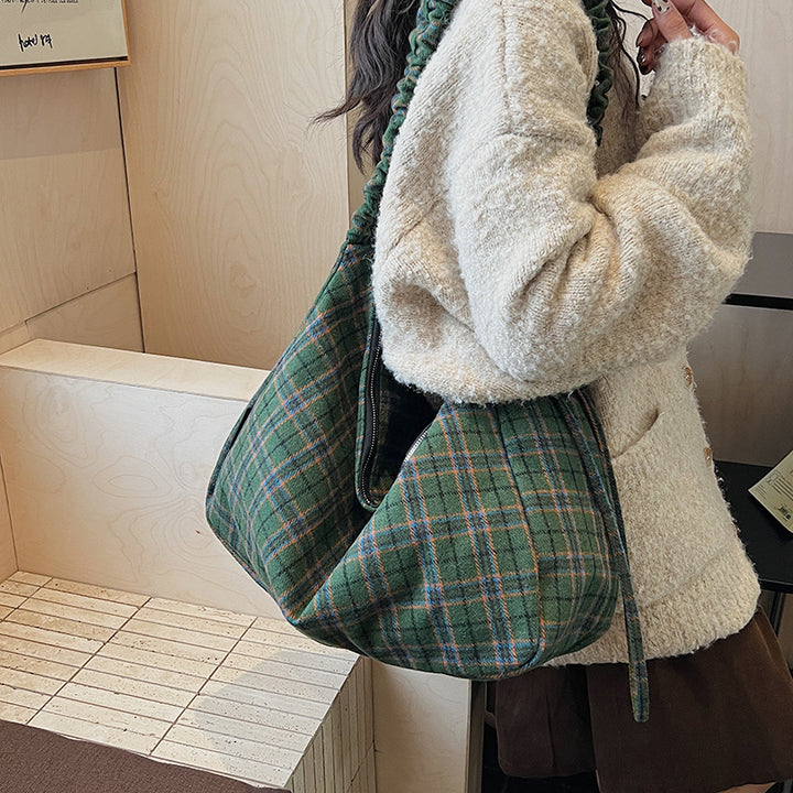 Chic Everyday Hobo Bag Bowlift