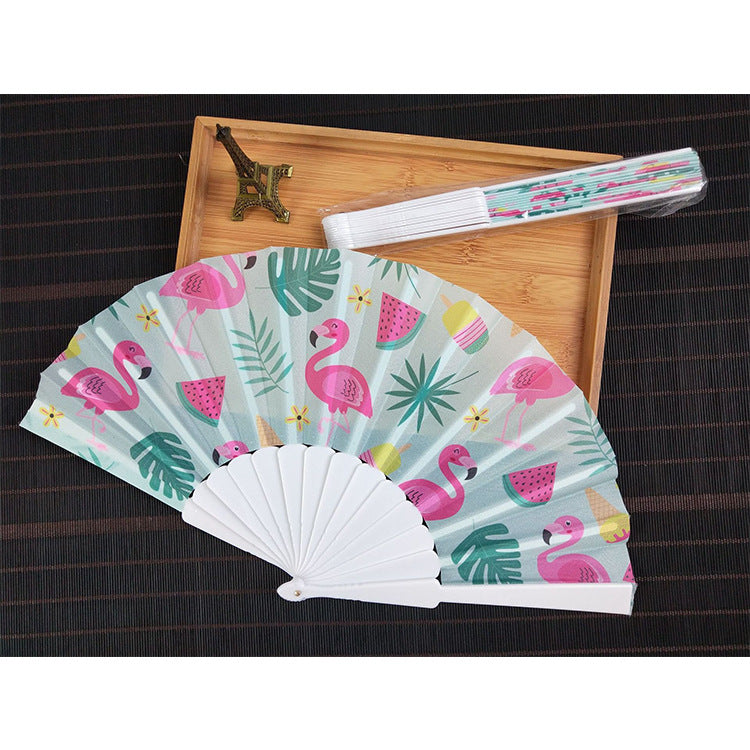 Ladies fan with shimmering scale patterns Bowlift