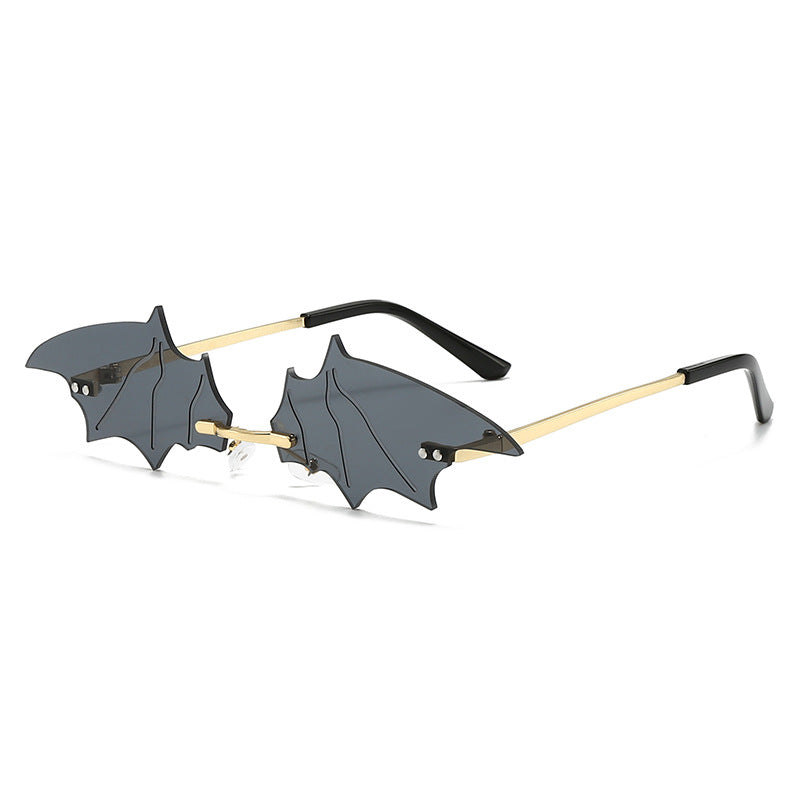 Women's creative and eye-catching sunglasses with bat design Bowlift