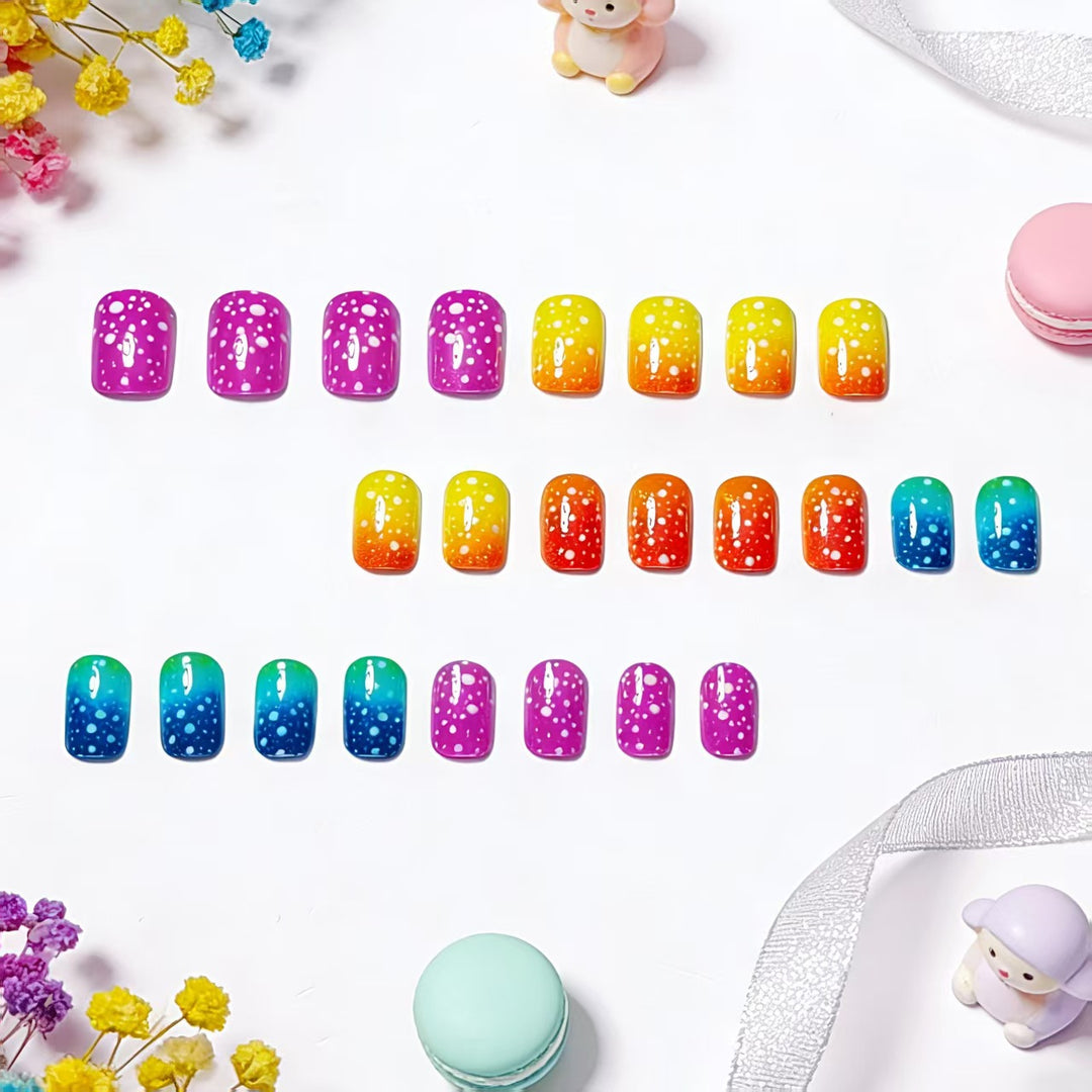 Artificial nails in spectacular ombre design Bowlift