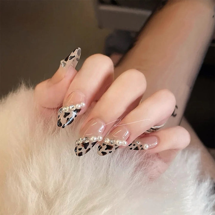 Artistic and elegant artificial nails Bowlift
