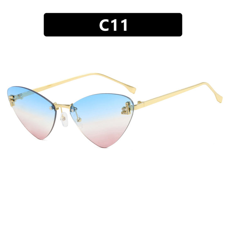 Women's extravagant Cat-Eye sunglasses with sparkling details Bowlift