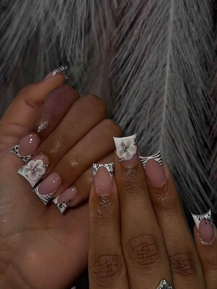 Luxury Floral French Tip Nail Extensions Bowlift