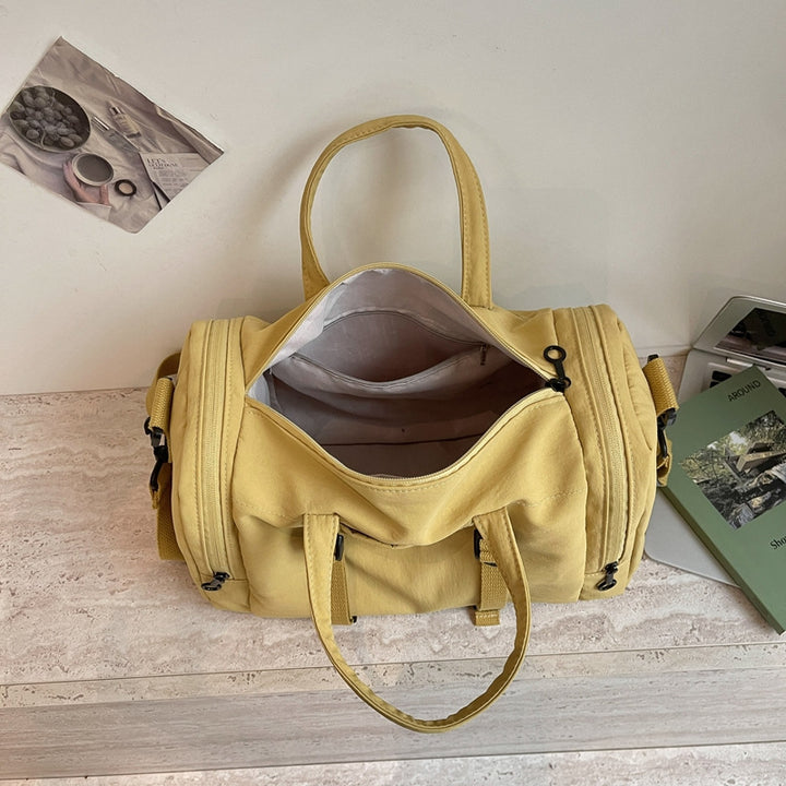 Sporty Duffel Bag with Ergonomic Carrying System Bowlift