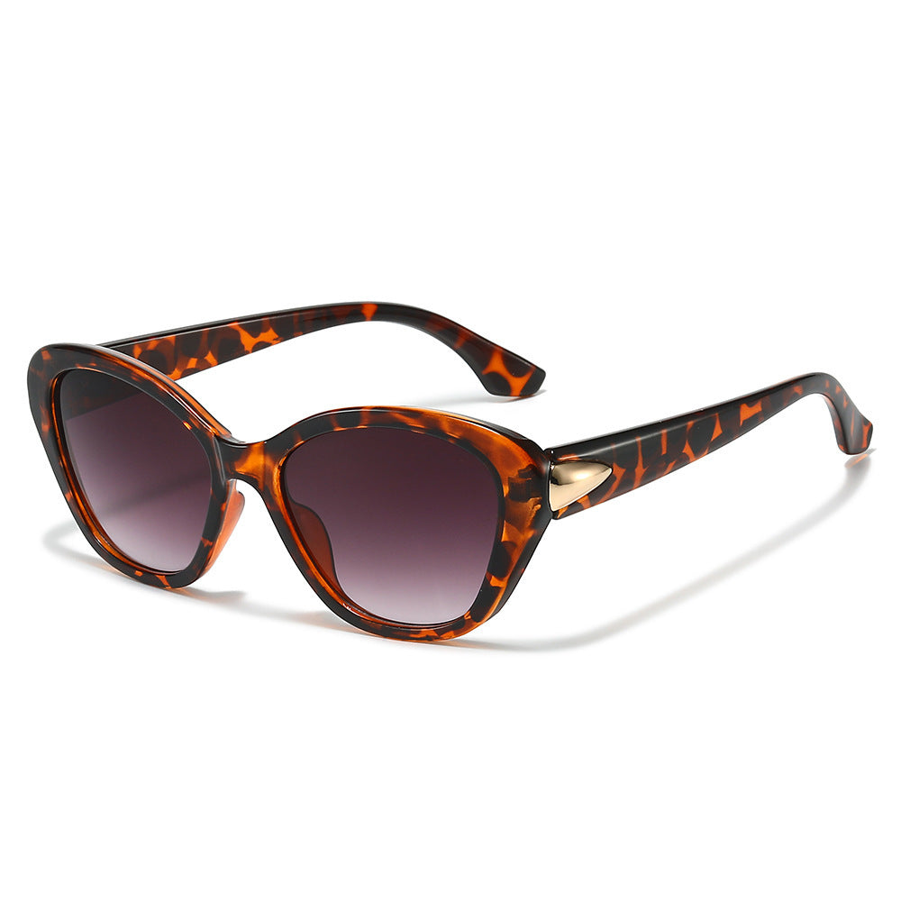 Stylish Cat-Eye Sunglasses with Elegant Gold Detail Bowlift