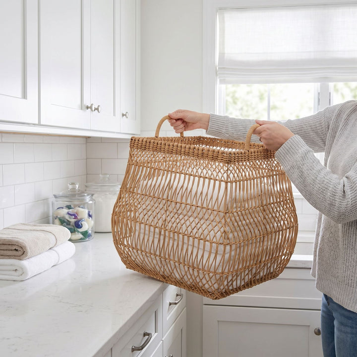 Playful storage basket made of handwoven wicker Bowlift