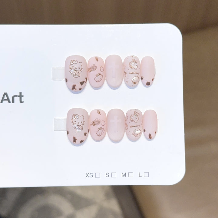 Nail art set with playful Hello Kitty motif Bowlift