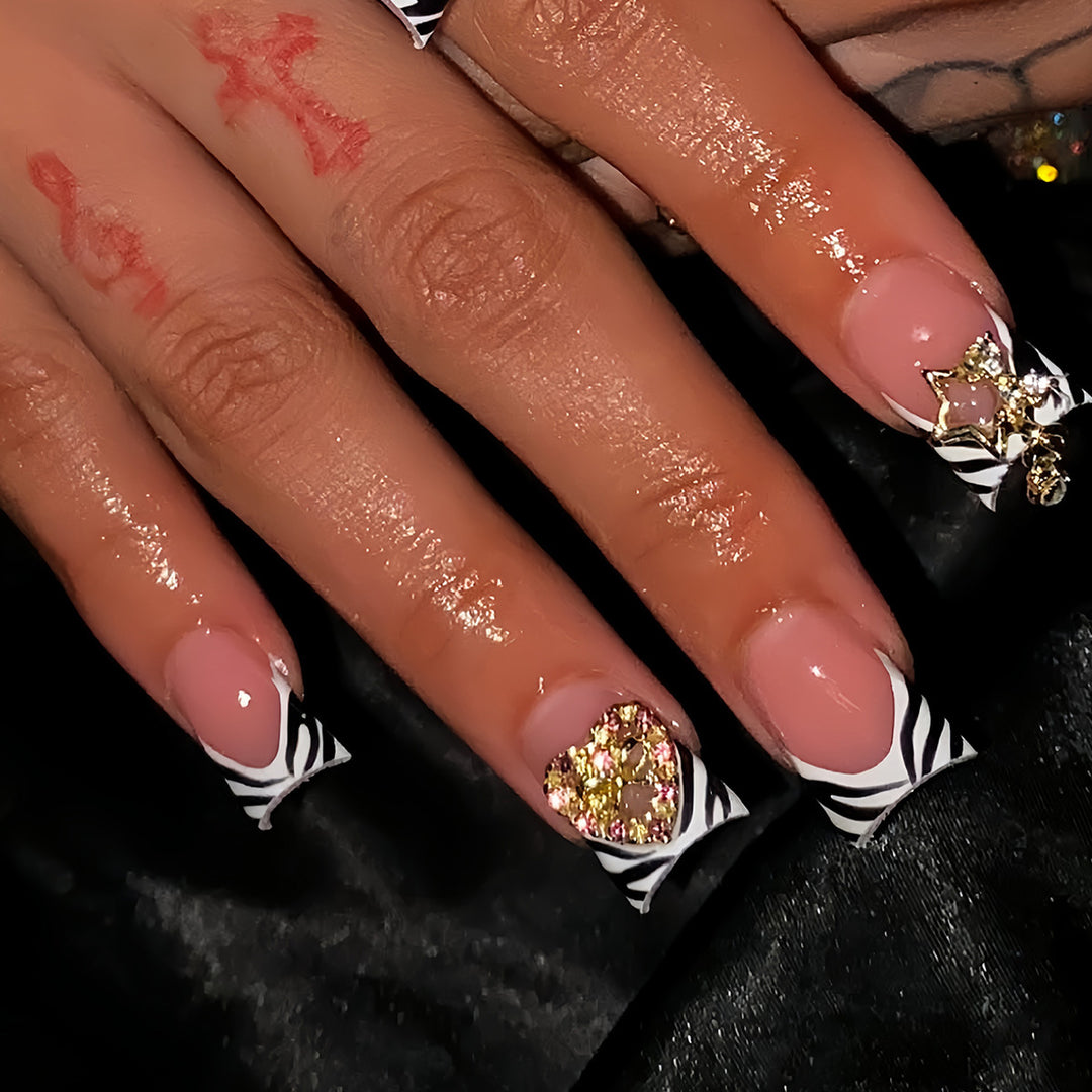 Decorative Rhinestone and Zebra Pattern Press-On Nails Bowlift
