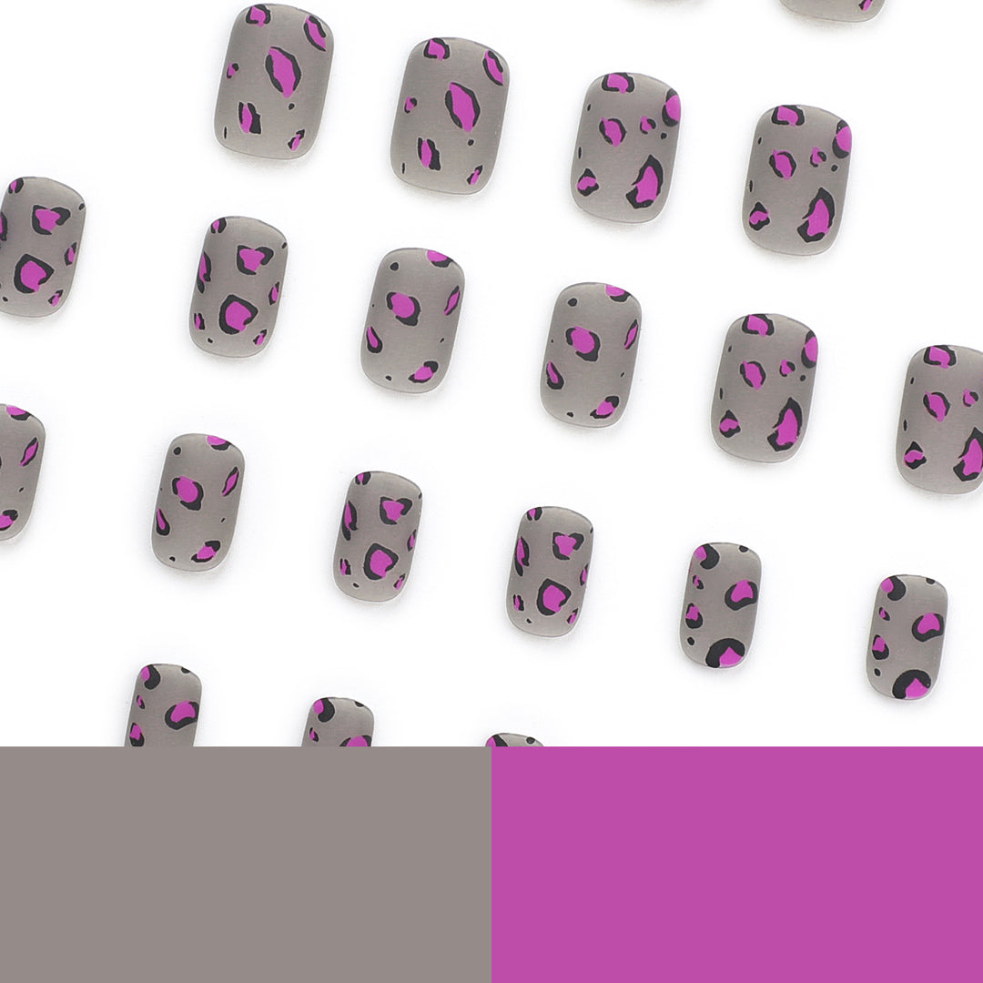 Artificial Nail Art with Leopard Pattern Bowlift