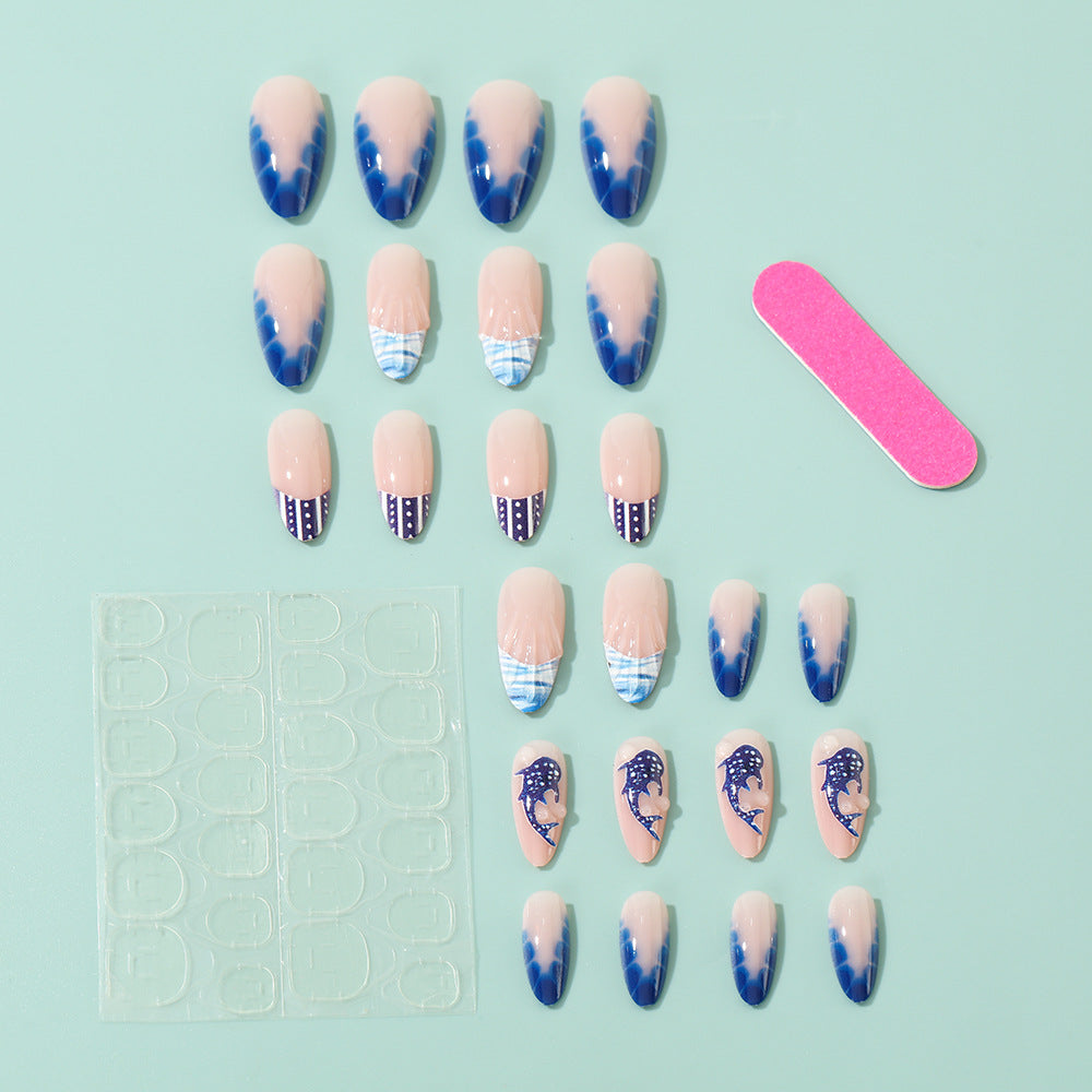 Creative art nails in maritime style Bowlift
