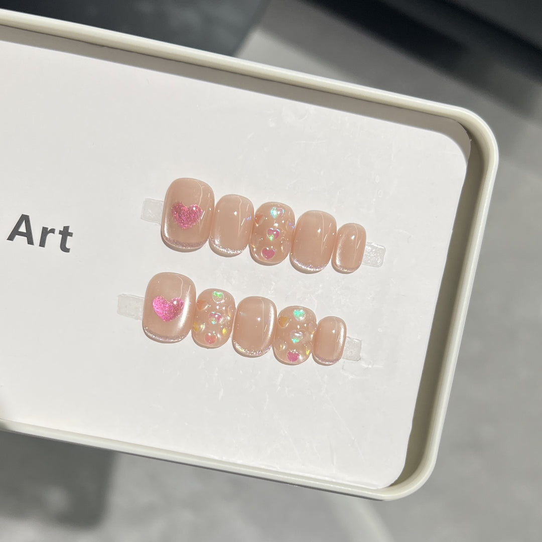 Heart-Accent Press-On Nail Set Bowlift
