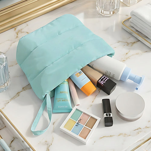 Stylish and Functional Cosmetic Bag Bowlift