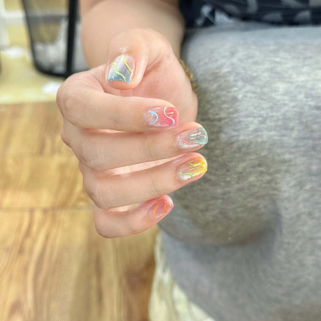 Artificial nails with colorful design Bowlift