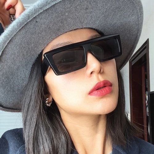 Women Oversized Sunglasses with Modern and Angular Design Bowlift