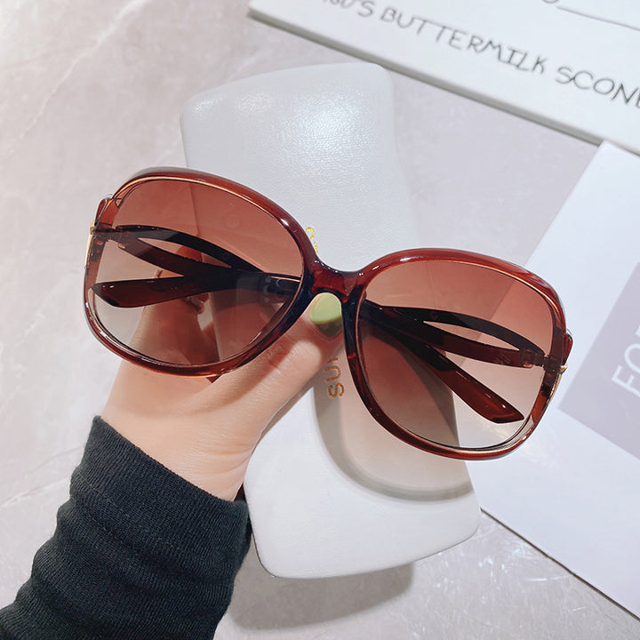 Women's oversized sunglasses with glamorous design Bowlift