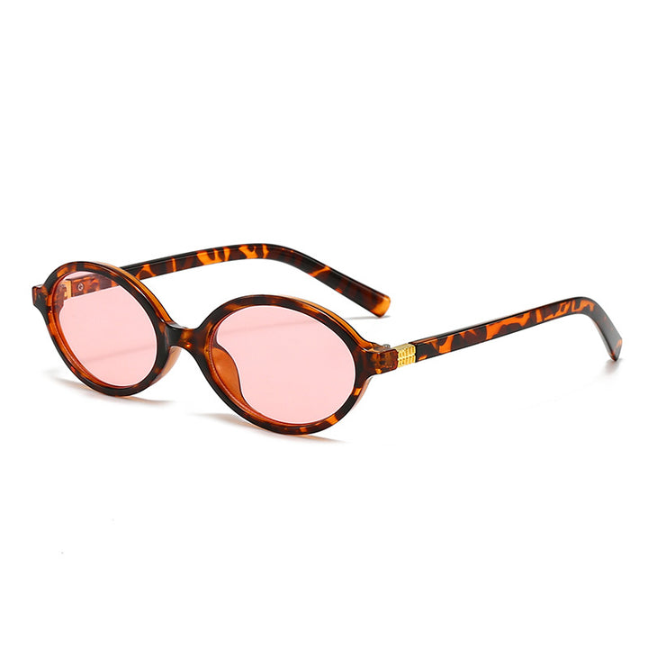 Women's fashionable oval glasses with golden accents Bowlift