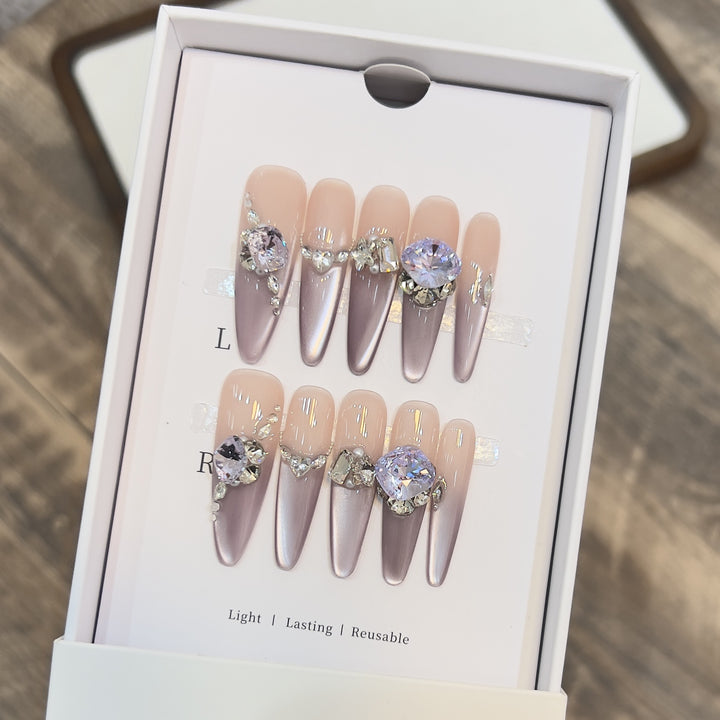 Glamorous Press-On Nail Art Set Bowlift