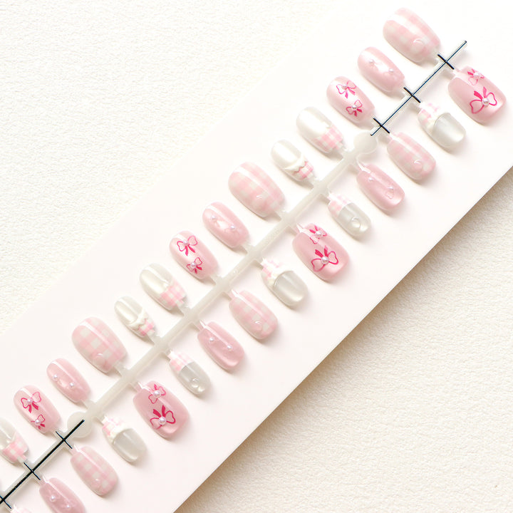 Charming Nail Art Press-On Set Bowlift