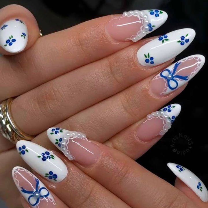 Artificial nails with romantic flower and bow decor Bowlift
