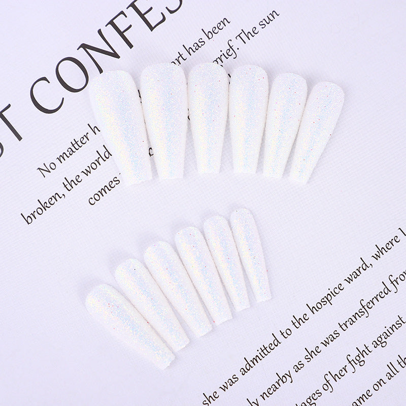 High-quality artificial nails with glitter effects Bowlift