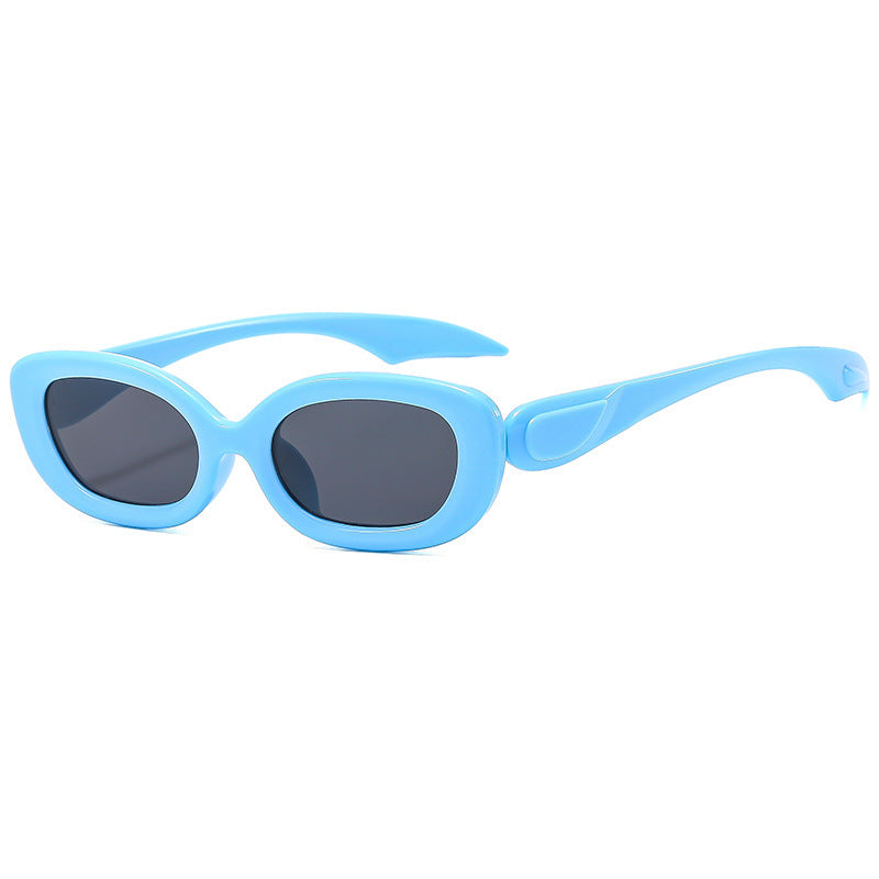 Ladies modern sunglasses in striking retro style Bowlift