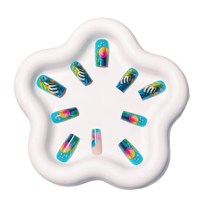 Underwater-Themed Extravagant Nail Art Bowlift