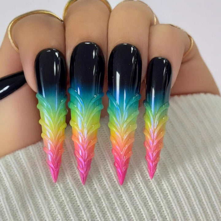 Artful Nail Tips Set with Leaf Accents Bowlift