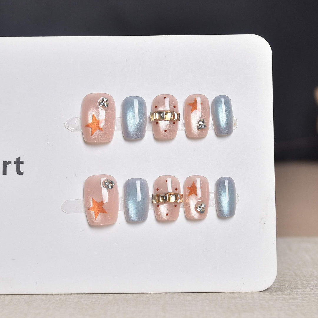 Decorative Press-On Nail Art Set with Rhinestone Accents Bowlift