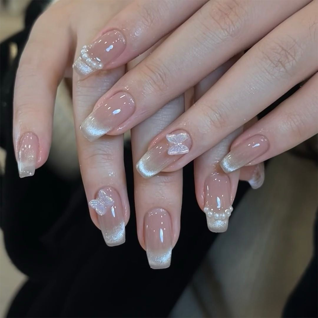 Acrylic nail set with elegant rhinestone decorations Bowlift