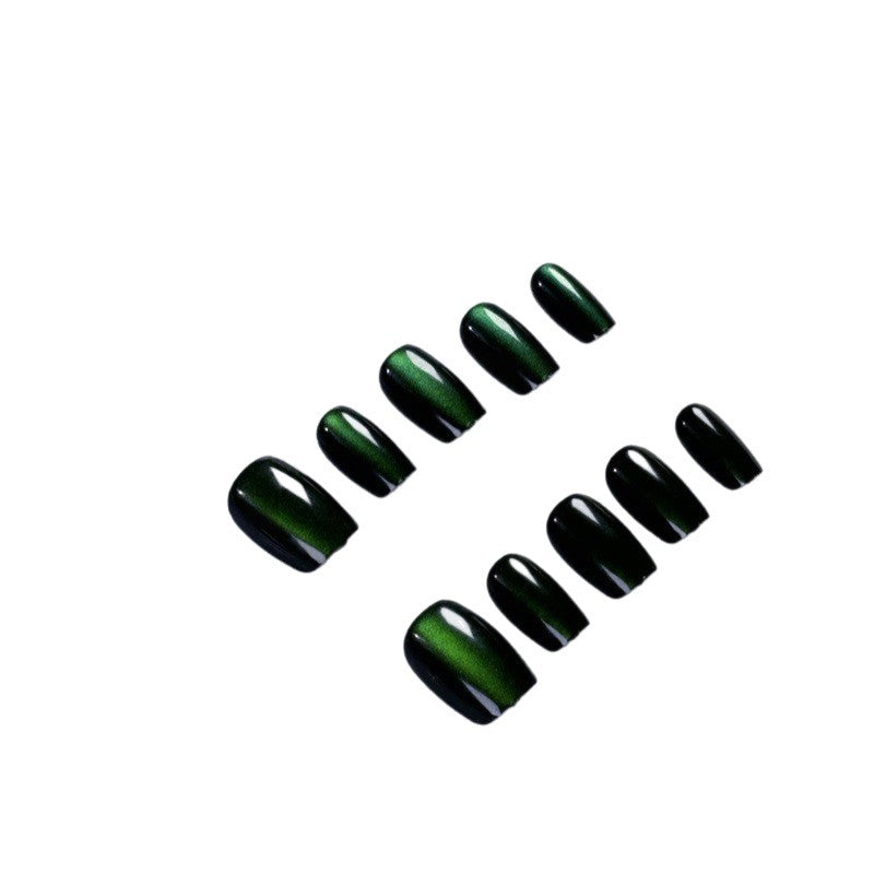 Artificial nails with shimmering metallic effect Bowlift