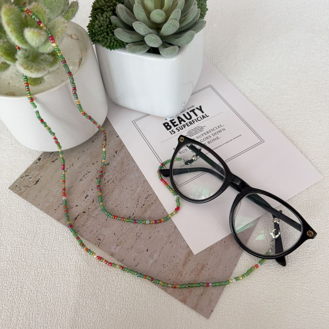 Beaded Eyewear Chain Bowlift