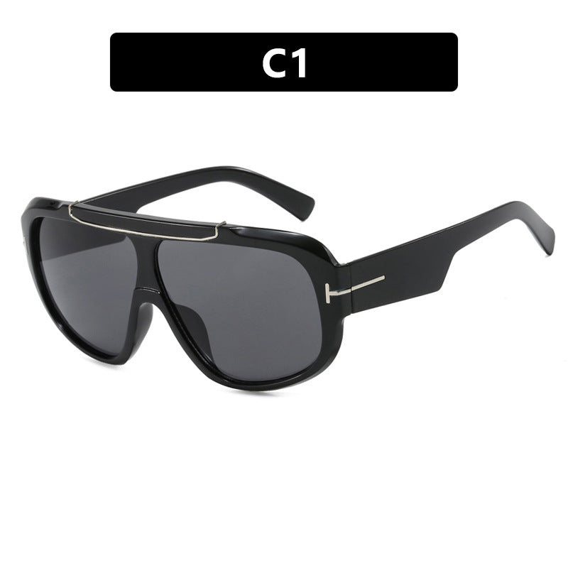 Ladies oversized sunglasses in a modern, transparent design Bowlift