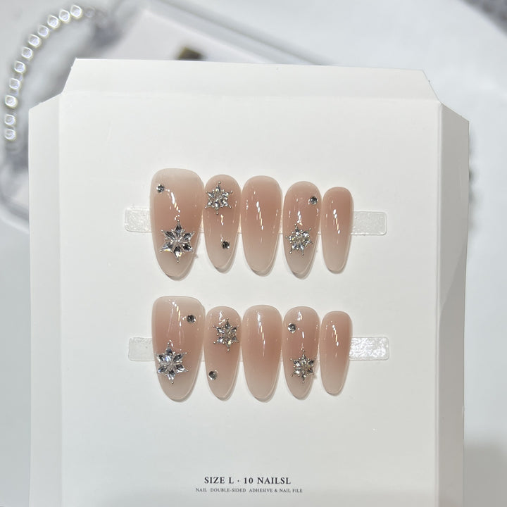 Premium Press-On Nail Art Set with Elegant Heart & Leaf Design Bowlift