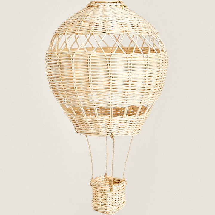 Decorative basket in the shape of a hot air balloon Bowlift