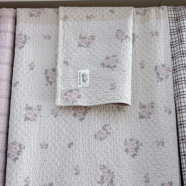 Ladies cuddly blanket with cute horse motif Bowlift