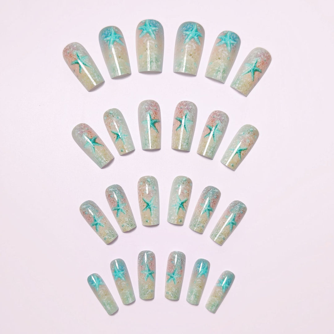 Glittering artificial nails with maritime star motif Bowlift
