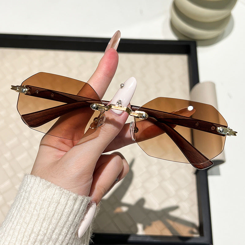 Women's futuristic sunglasses with geometric frame and wood details Bowlift